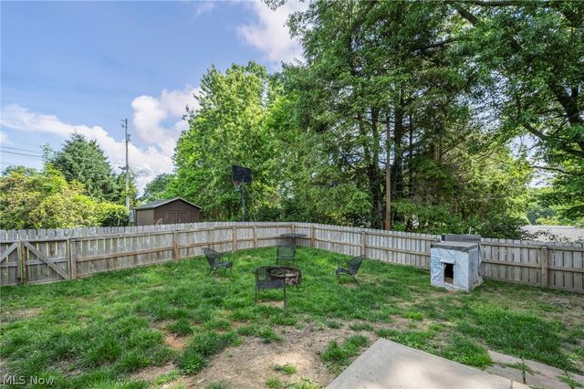 6321 Cardinal Hill NW, North Canton, OH 44720