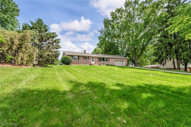 6321 Cardinal Hill NW, North Canton, OH 44720