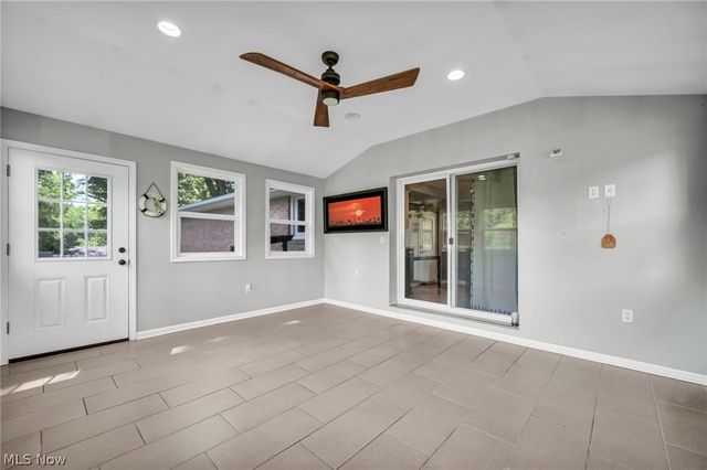 6321 Cardinal Hill NW, North Canton, OH 44720