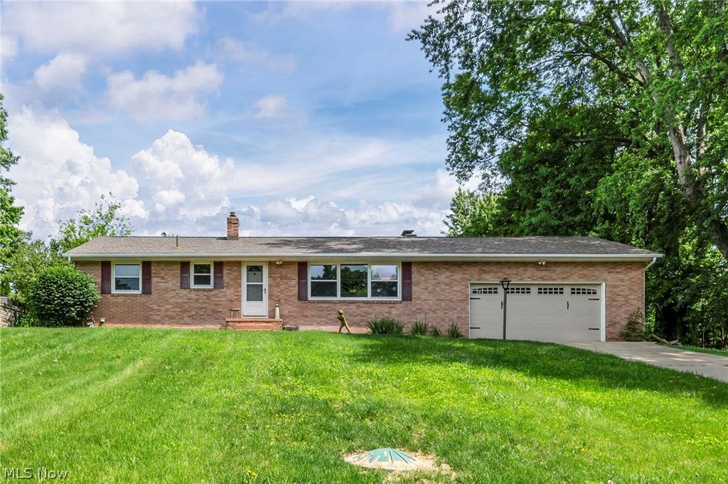 6321 Cardinal Hill NW, North Canton, OH 44720