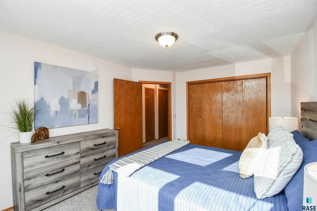 4601 S Oxbow Ave Avenue 205, Sioux Falls, SD 57106