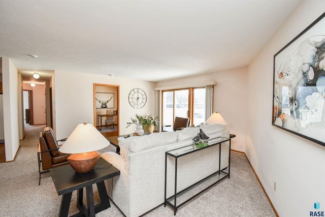 4601 S Oxbow Ave Avenue 205, Sioux Falls, SD 57106