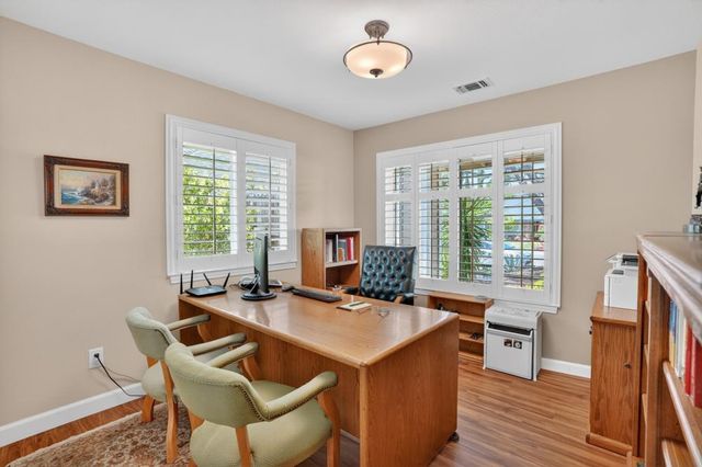 5221 Fairway Ct, Rocklin, CA 95677