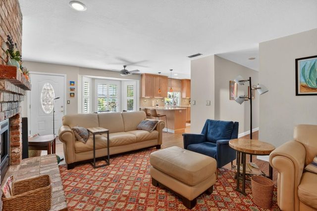 5221 Fairway Ct, Rocklin, CA 95677