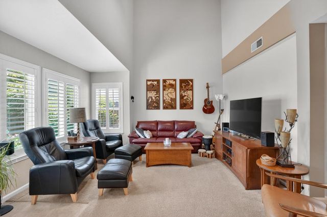 5221 Fairway Ct, Rocklin, CA 95677