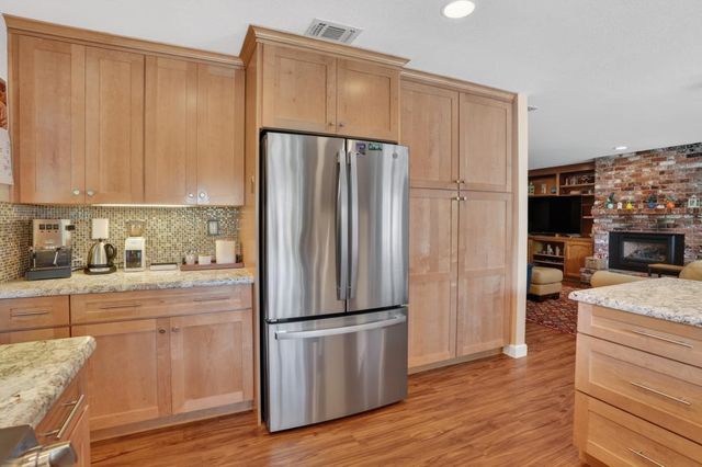 5221 Fairway Ct, Rocklin, CA 95677