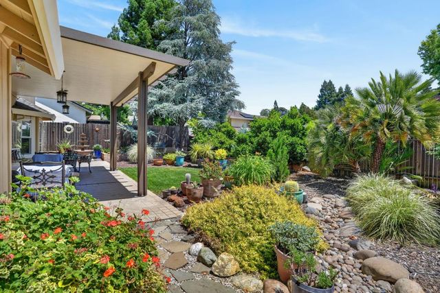 5221 Fairway Ct, Rocklin, CA 95677