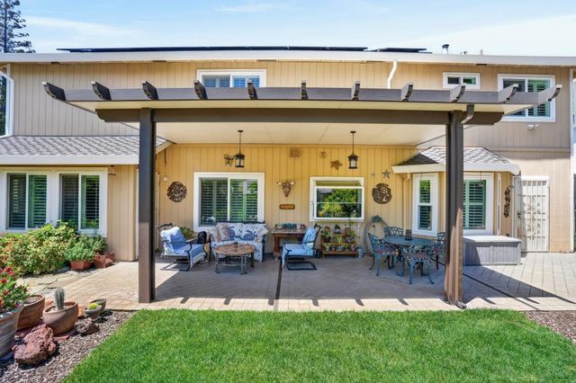 5221 Fairway Ct, Rocklin, CA 95677