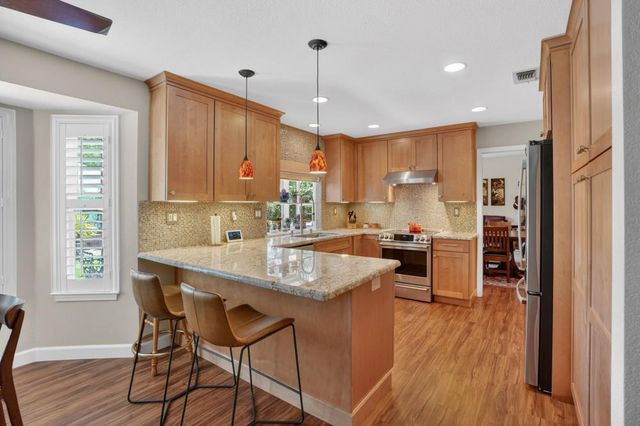 5221 Fairway Ct, Rocklin, CA 95677