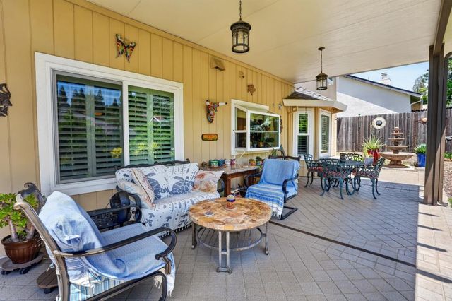 5221 Fairway Ct, Rocklin, CA 95677