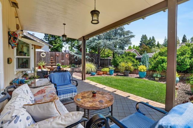 5221 Fairway Ct, Rocklin, CA 95677