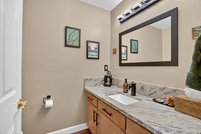 5221 Fairway Ct, Rocklin, CA 95677