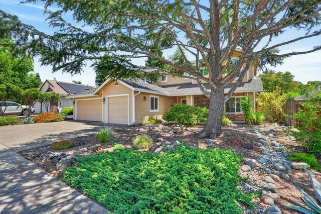 5221 Fairway Ct, Rocklin, CA 95677