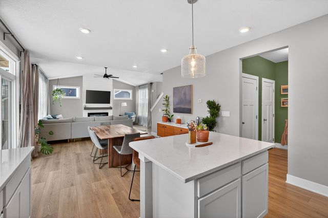 2522 SE 5th Street, West Des Moines, IA 50265