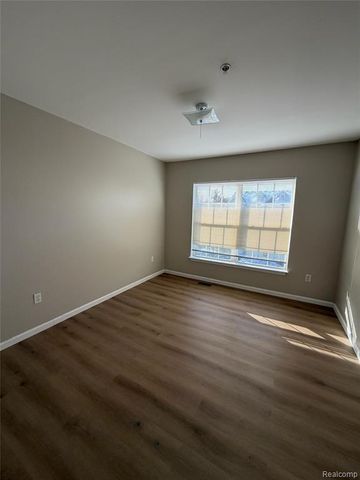 575 Summerfield Drive, Westland, MI 48185