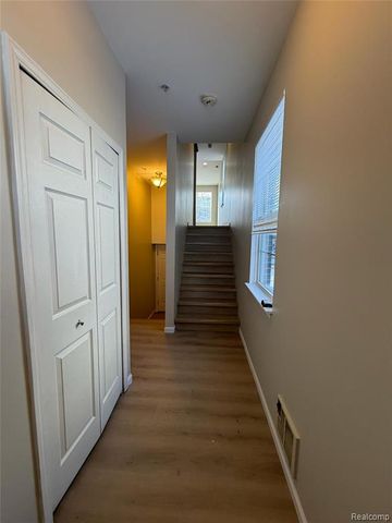 575 Summerfield Drive, Westland, MI 48185