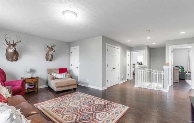 2840 Ohunter Avenue, Newburgh, IN 47630