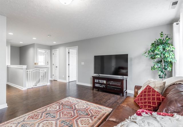 2840 Ohunter Avenue, Newburgh, IN 47630