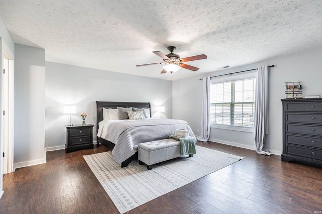 2840 Ohunter Avenue, Newburgh, IN 47630