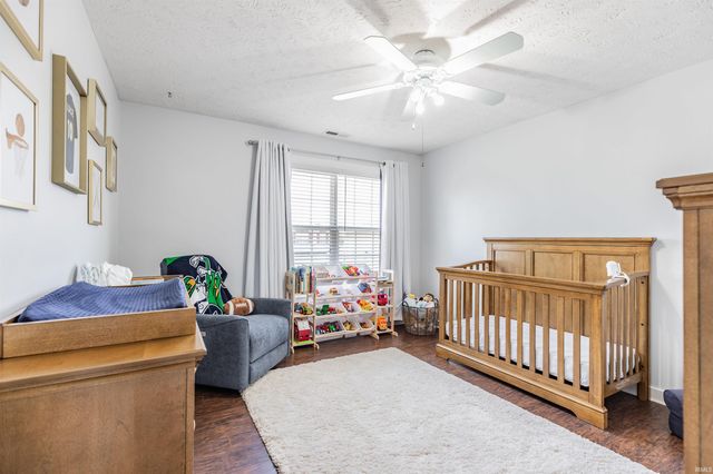 2840 Ohunter Avenue, Newburgh, IN 47630
