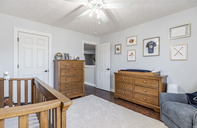 2840 Ohunter Avenue, Newburgh, IN 47630