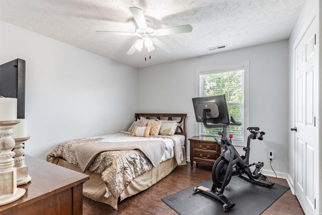 2840 Ohunter Avenue, Newburgh, IN 47630
