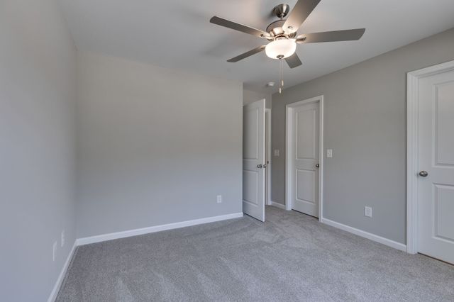 407 Cook Dr, Clarksville, TN 37042