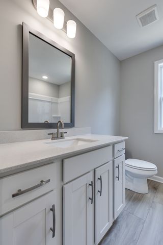 407 Cook Dr, Clarksville, TN 37042