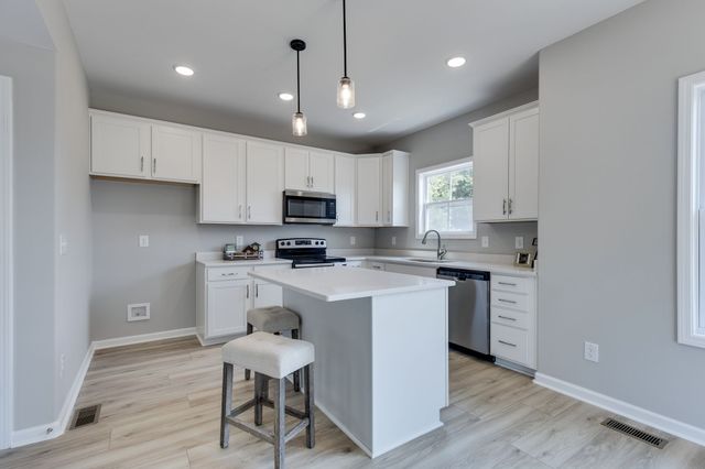 407 Cook Dr, Clarksville, TN 37042