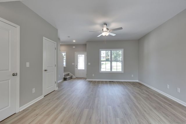 407 Cook Dr, Clarksville, TN 37042