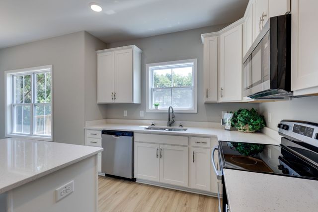 407 Cook Dr, Clarksville, TN 37042