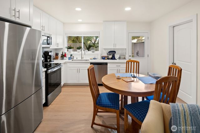 845 Kirkland Way, Kirkland, WA 98033