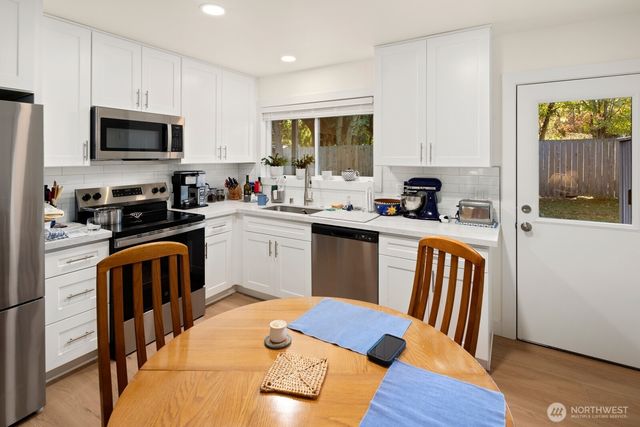 845 Kirkland Way, Kirkland, WA 98033