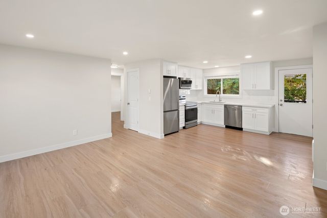845 Kirkland Way, Kirkland, WA 98033