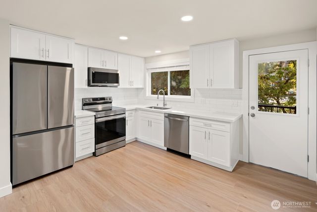 845 Kirkland Way, Kirkland, WA 98033