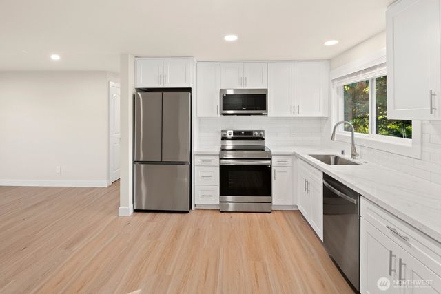 845 Kirkland Way, Kirkland, WA 98033