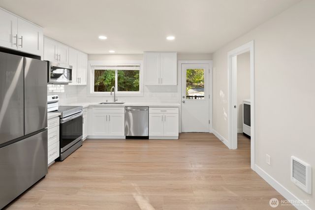 845 Kirkland Way, Kirkland, WA 98033