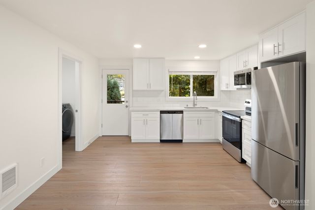 845 Kirkland Way, Kirkland, WA 98033