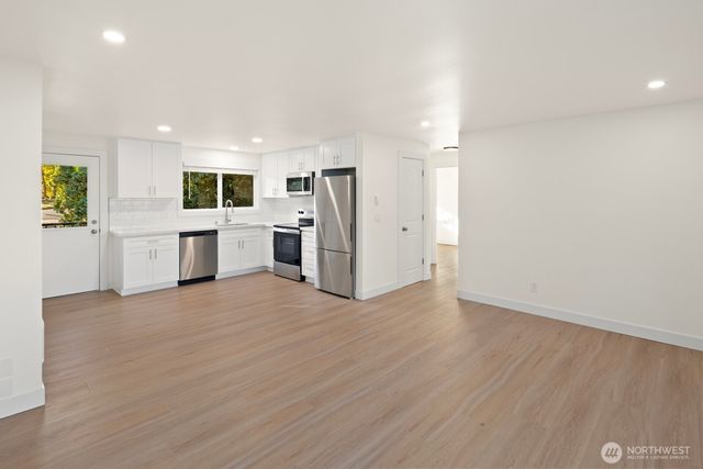 845 Kirkland Way, Kirkland, WA 98033