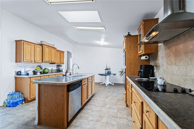 705 S Eden Road, Golden Valley, AZ 86413