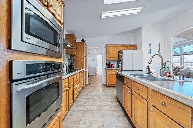 705 S Eden Road, Golden Valley, AZ 86413