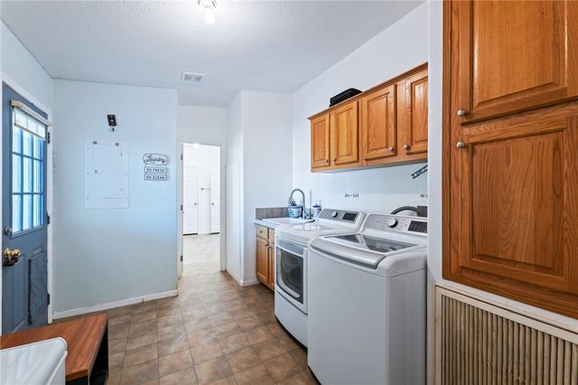 705 S Eden Road, Golden Valley, AZ 86413