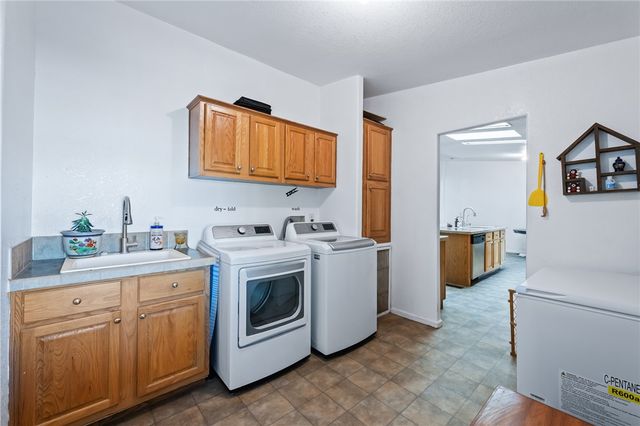 705 S Eden Road, Golden Valley, AZ 86413