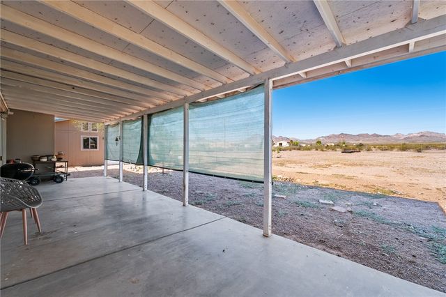 705 S Eden Road, Golden Valley, AZ 86413