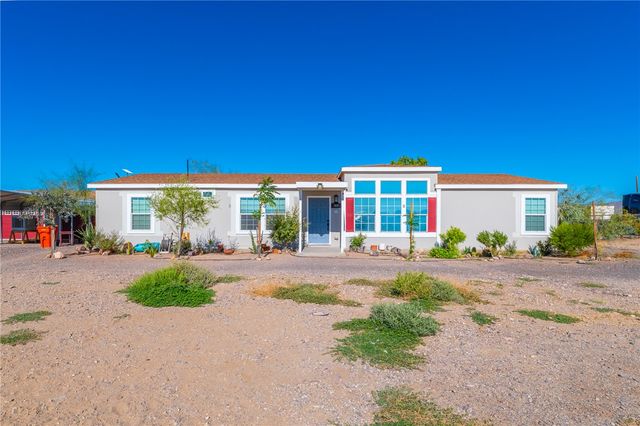 705 S Eden Road, Golden Valley, AZ 86413