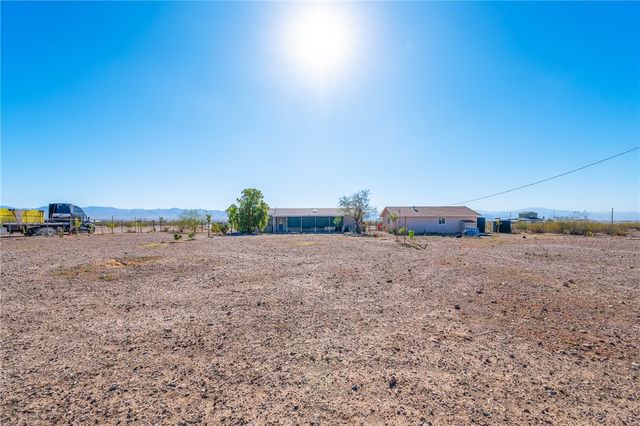 705 S Eden Road, Golden Valley, AZ 86413