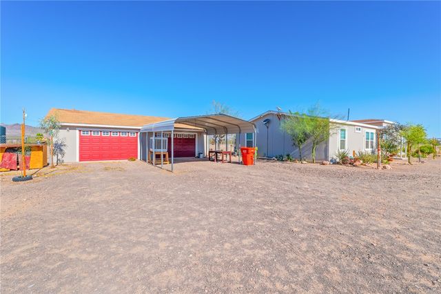 705 S Eden Road, Golden Valley, AZ 86413