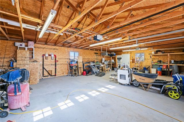 705 S Eden Road, Golden Valley, AZ 86413