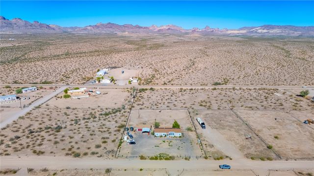 705 S Eden Road, Golden Valley, AZ 86413