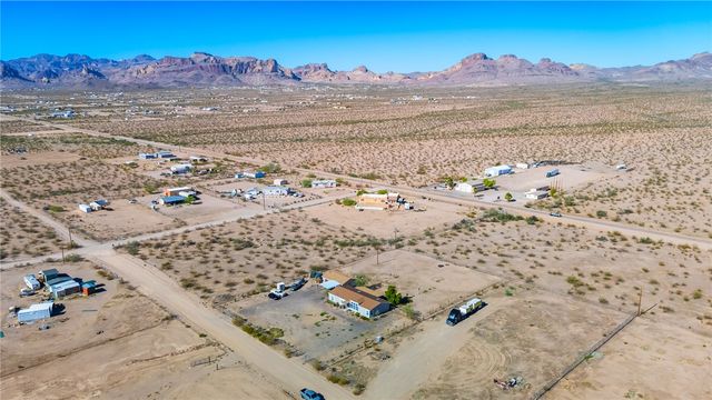 705 S Eden Road, Golden Valley, AZ 86413